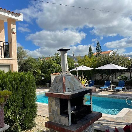 Villa Ocean Stones 1Km From Main Coral Bay Beach Peyia Exterior photo
