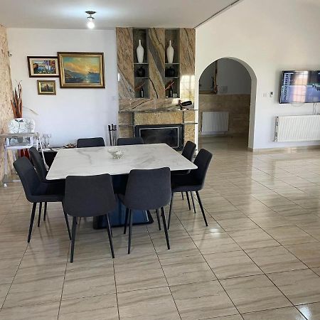 Villa Ocean Stones 1Km From Main Coral Bay Beach Peyia Exterior photo