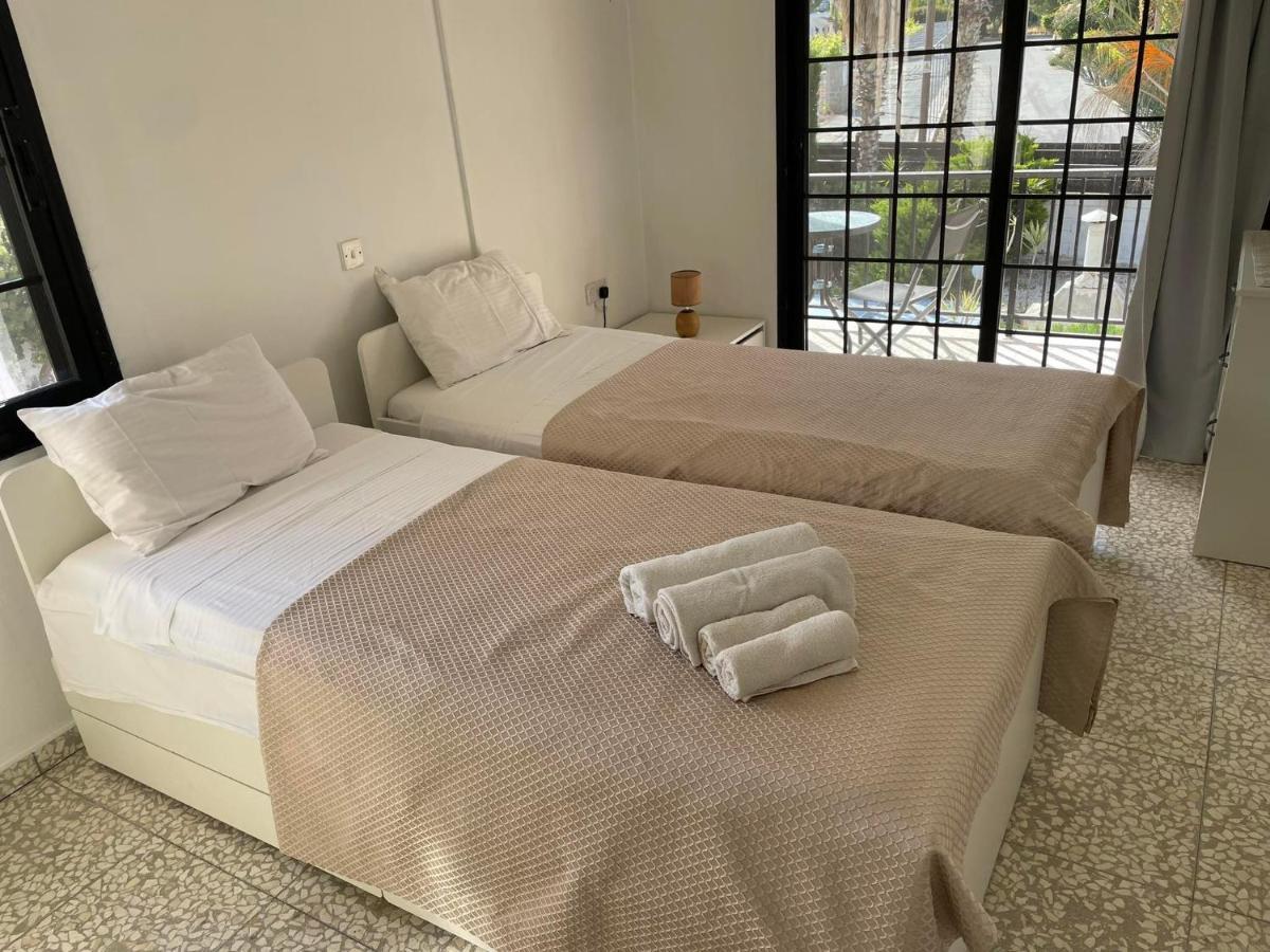 Villa Ocean Stones 1Km From Main Coral Bay Beach Peyia Exterior photo